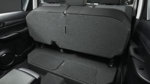 carlineup_hilux_interior_space_pic_06