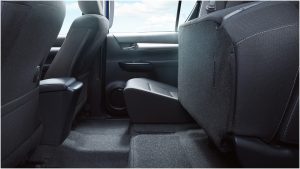 carlineup_hilux_interior_top_pic_03_02_large