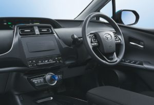 carlineup_priusphv_grade_special_interior_02