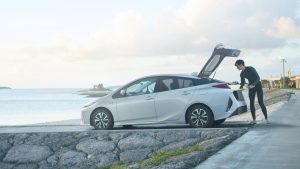 carlineup_priusphv_about_top_pic_01