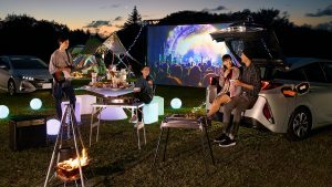 carlineup_priusphv_about_top_pic_06